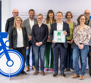 Mitarbeiterinnen und Mitarbeiter der Fachgruppe Radverkehr und der Geschäftsführer des Landesbetriebs Mobilität Rheinland-Pfalz 