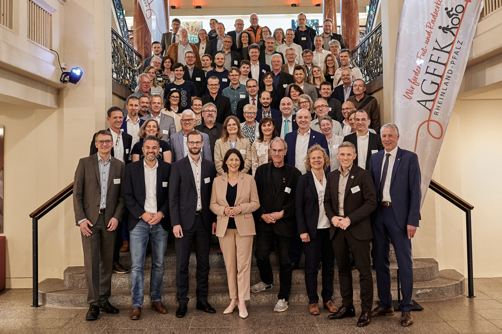 Gruppenfoto der Gründungsmitglieder der AGFFK-RLP e.V. am 05.05.2023 in Kaiserslautern in der Fruchthalle.